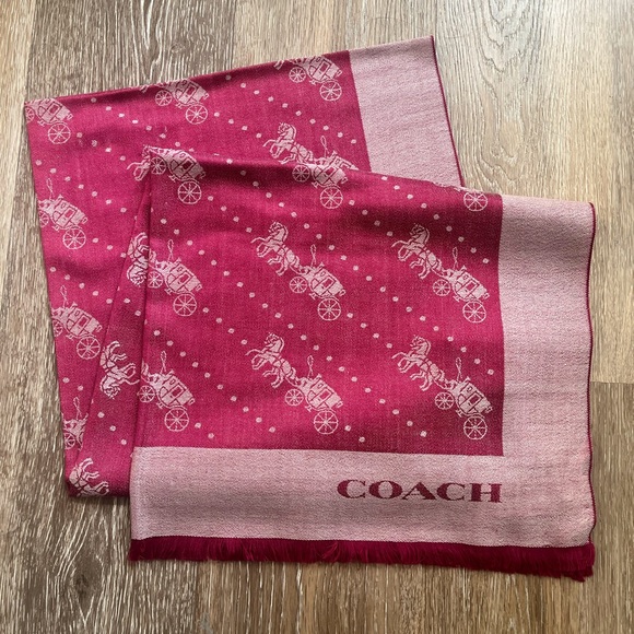 Coach Wrap - Picture 3 of 4